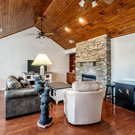 Sweet Pea Cottage Updated Furnishings Arcade Game Hoa Community Outdoor Pool Pigeon Forge Bagian luar foto